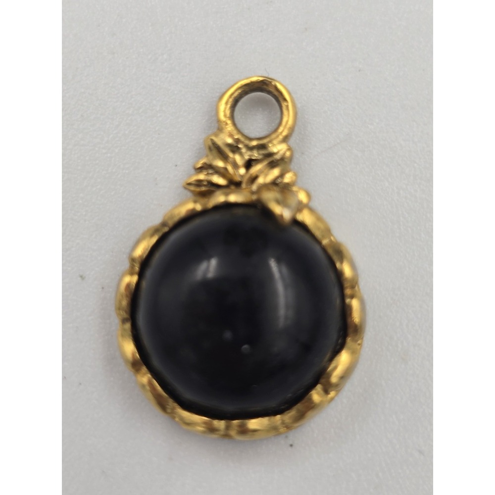 LCi Vintage Liz Claiborne‎ Gold Tone Black Cabochon Gold tone Pendant Charm